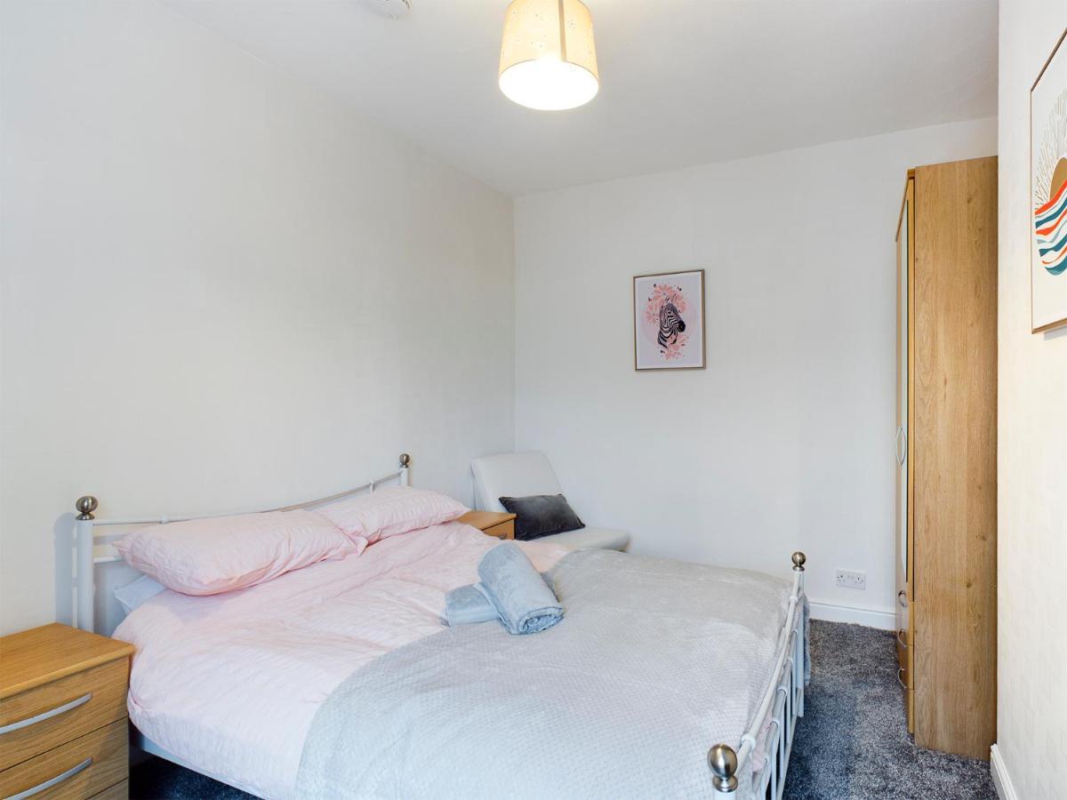 Cheerful 3 Bedroom Home With Free Parking And Wifi 切斯特 外观 照片
