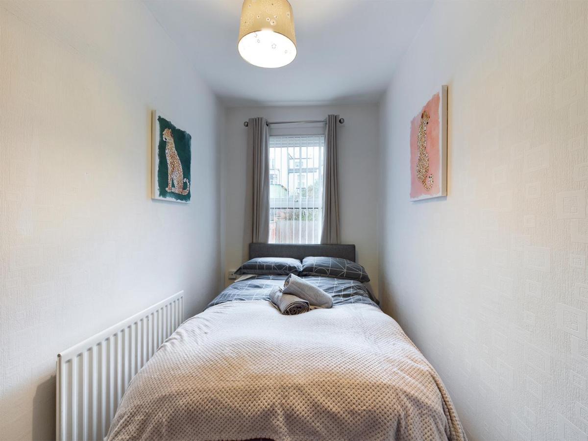 Cheerful 3 Bedroom Home With Free Parking And Wifi 切斯特 外观 照片