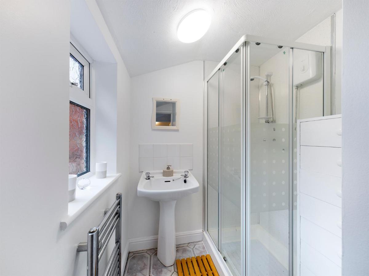Cheerful 3 Bedroom Home With Free Parking And Wifi 切斯特 外观 照片